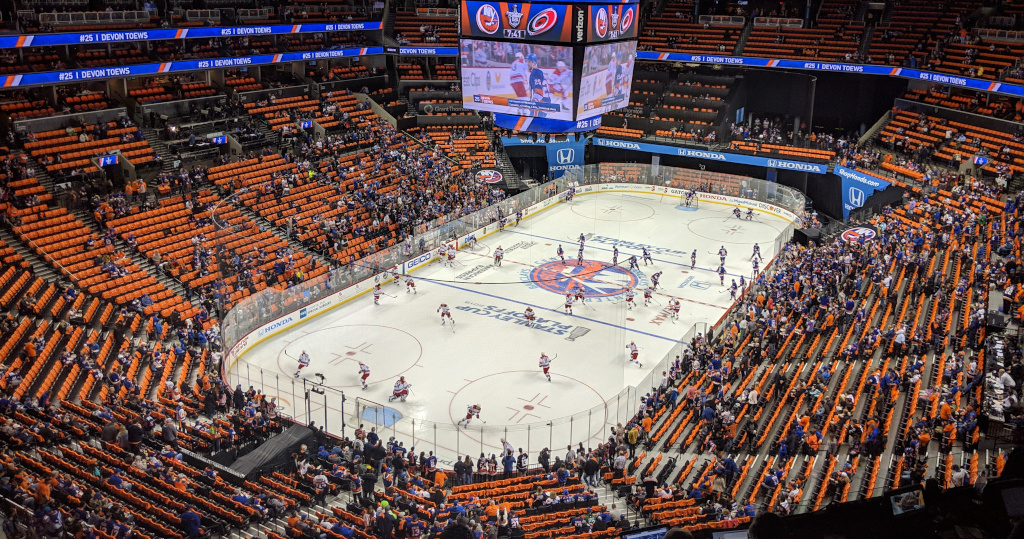 NHL-seurat Canadiens ja Canucks tekivät pelaajakaupan