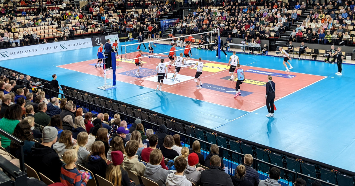 Siirrot lentopallon Mestaruusliigassa keväällä 2026